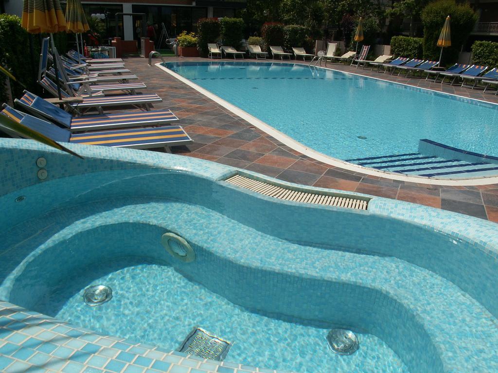 Hotel Prestigio تْشيزيناتيكو المظهر الخارجي الصورة