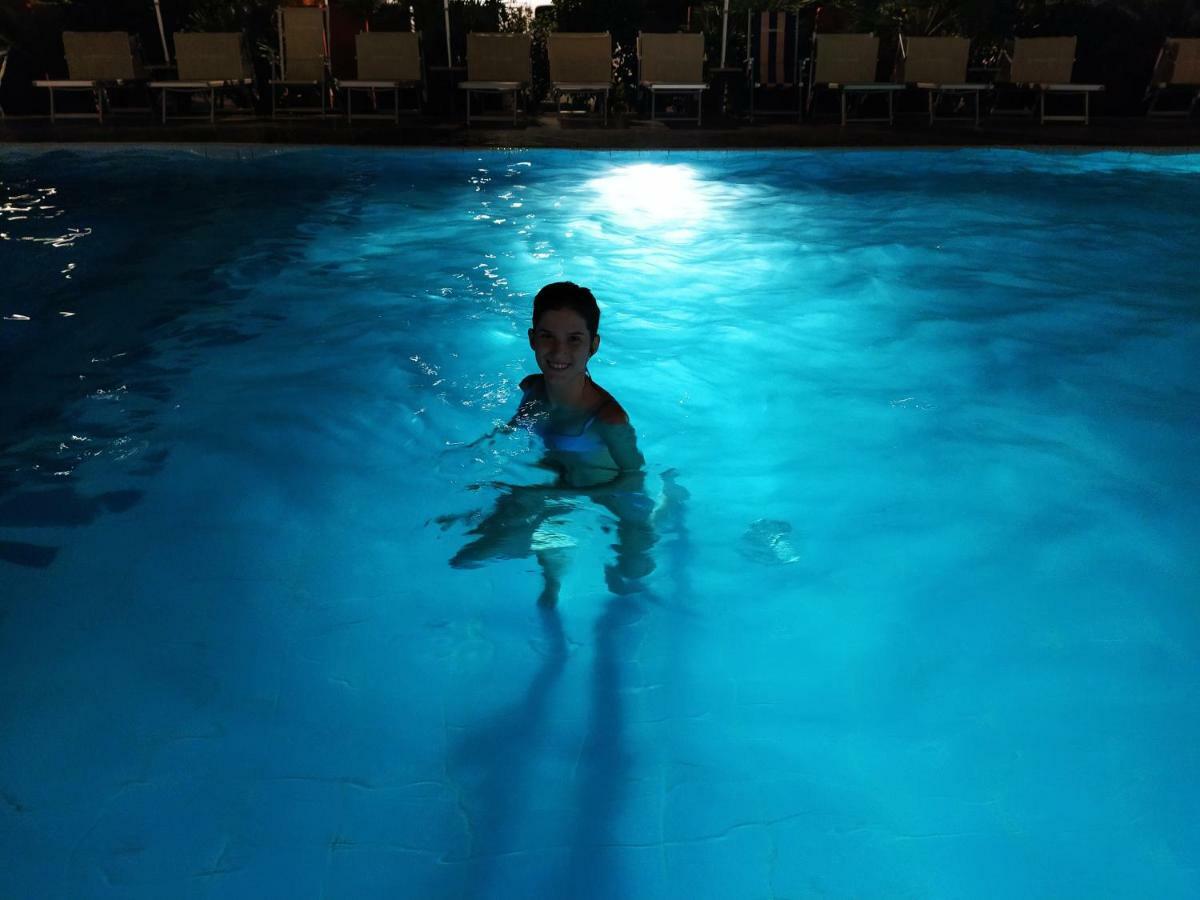 Hotel Prestigio تْشيزيناتيكو المظهر الخارجي الصورة